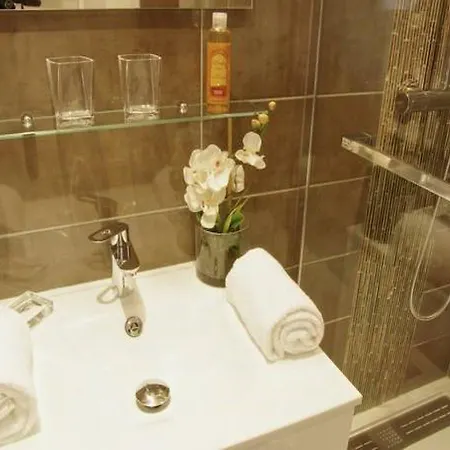 Appartement De Charme, 2 Chambres Avec Terrasse - Bordeaux Centre Бордо