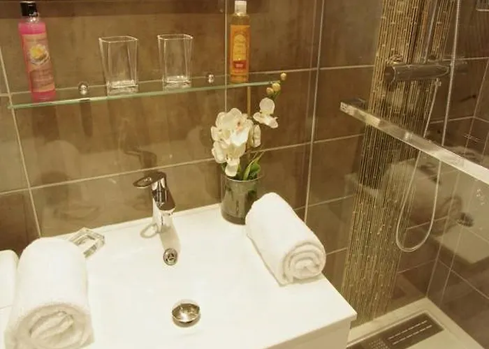 Calme Avec Terrasse - 2 Bordeaux